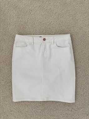 Old Navy Classic White Denim Pencil Skirt